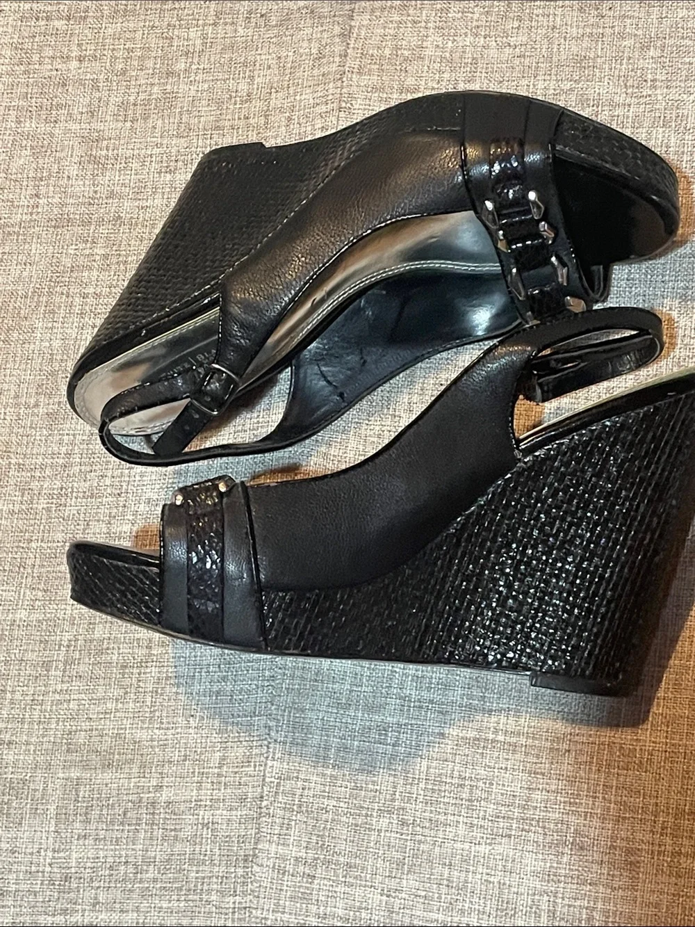 White House Black Market Venice Black Leather Wedge Sandals Women’s Size 8.5
